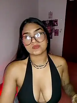 Snapshot of Renata_Zoe chatting on 11/12/25, 01:39 Renata Zoe online show from 11/12/25, 01:39