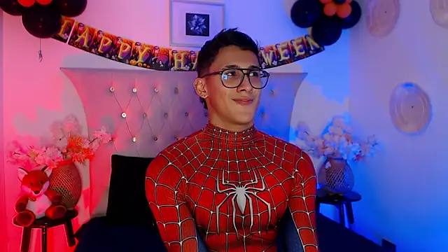 SalvadorFit online show from 10/13/25, 10:10