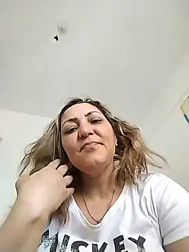 Lunita86 online show from 12/05/25, 02:25