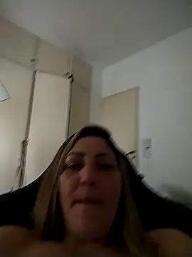 Lunita86 online show from 12/15/25, 02:21