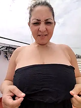 Lunita86 online show from 12/22/25, 02:25