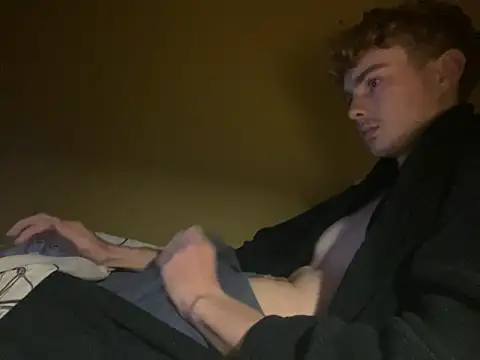 Snapshot of Randy9222 chatting on 10/03/25, 08:28 Randy9222 online show from 10/03/25, 08:28