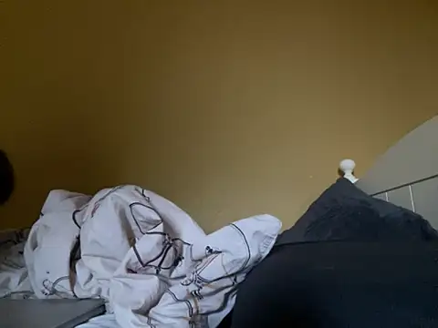 Snapshot of Randy9222 chatting on 10/16/25, 03:46 Randy9222 online show from 10/16/25, 03:46