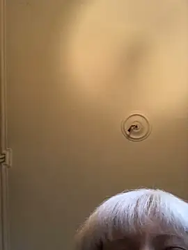 Snapshot of juliaoneandonly chatting on 10/02/25, 10:33 juliaoneandonly online show from 10/02/25, 10:33