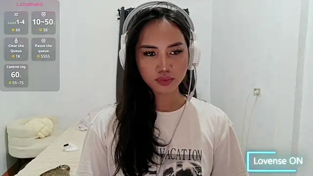 Divine Goddesss online show from 04/19/26, 08:11