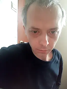 szajbusek41 online show from 02/02/26, 07:29