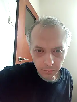 szajbusek41 online show from 02/03/26, 07:35