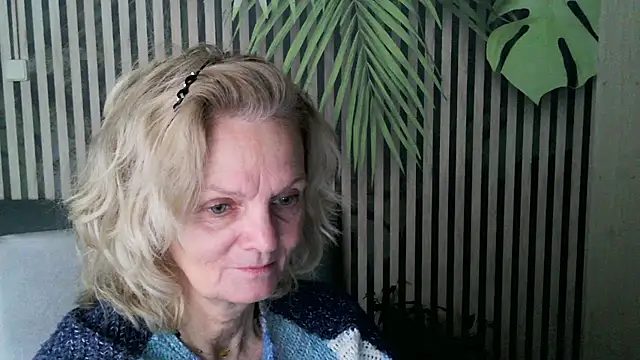 Snapshot of Zoe_Steell chatting on 10/24/25, 12:23 Zoe Steell online show from 10/24/25, 12:23