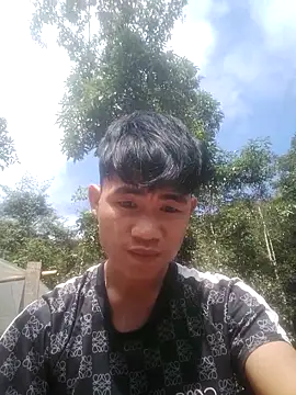 Snapshot of Nhyy_xx chatting on 10/18/25, 03:09 Nhyy xx online show from 10/18/25, 03:09