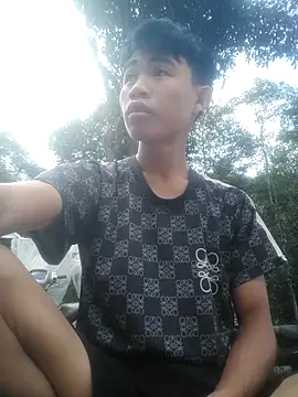 Snapshot of Nhyy_xx chatting on 10/19/25, 06:36 Nhyy xx online show from 10/19/25, 06:36