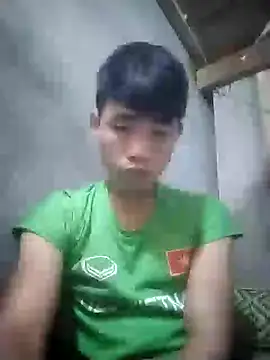 Snapshot of Nhyy_xx chatting on 11/10/25, 04:22 Nhyy xx online show from 11/10/25, 04:22