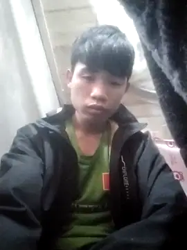 Snapshot of Nhyy_xx chatting on 11/17/25, 08:31 Nhyy xx online show from 11/17/25, 08:31