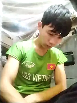 Snapshot of Nhyy_xx chatting on 11/18/25, 02:28 Nhyy xx online show from 11/18/25, 02:28