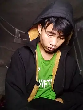 Snapshot of Nhyy_xx chatting on 11/19/25, 10:37 Nhyy xx online show from 11/19/25, 10:37