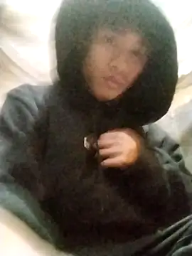 Snapshot of Nhyy_xx chatting on 11/26/25, 01:50 Nhyy xx online show from 11/26/25, 01:50