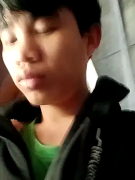 Snapshot of Nhyy_xx chatting on 02/26/26, 02:43 Nhyy xx online show from 02/26/26, 02:43