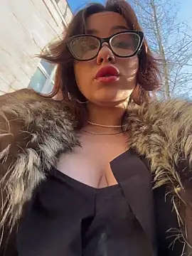 DeliceMaya online show from 10/25/25, 07:16