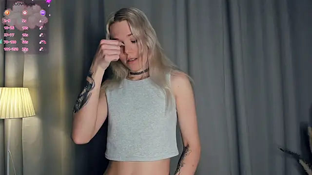 Snapshot of DianeHonnette chatting on 11/21/25, 07:34 DianeHonnette online show from 11/21/25, 07:34