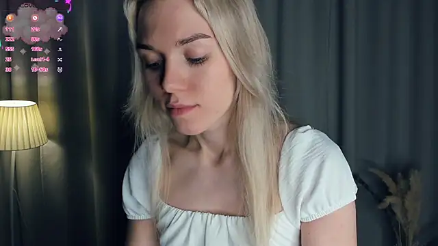 Snapshot of DianeHonnette chatting on 11/24/25, 07:13 DianeHonnette online show from 11/24/25, 07:13