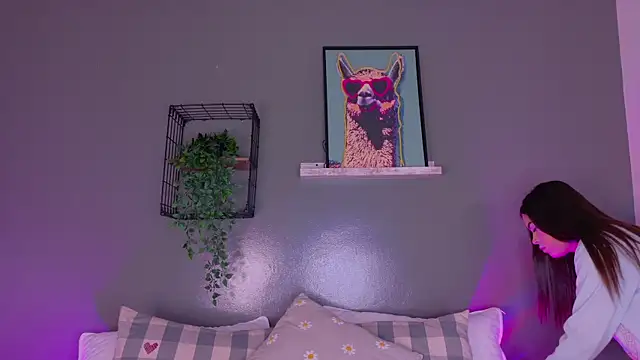 KeendraFox  online show from 10/22/25, 10:15