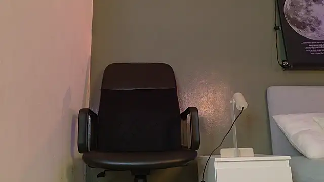 KeendraFox  online show from 11/06/25, 10:16