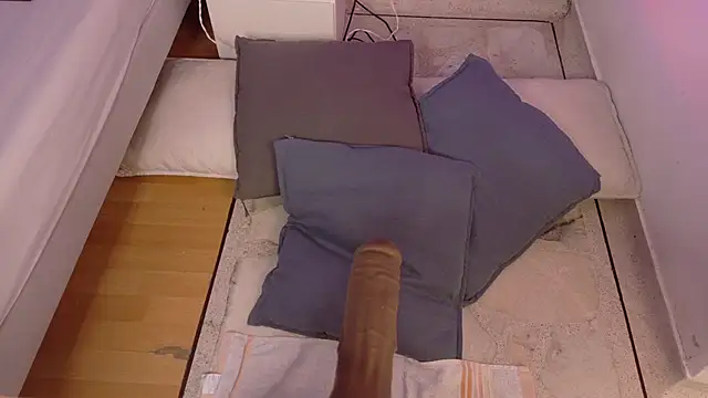 KeendraFox  online show from 11/12/25, 10:26