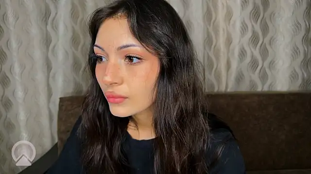 Snapshot of sweeet_strawberies chatting on 09/22/25, 04:31 sweeet strawberies online show from 09/22/25, 04:31