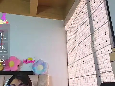 queenalexxa111 online show from 09/26/25, 04:55