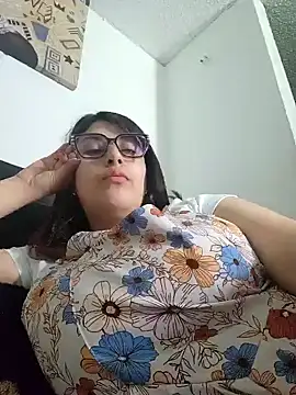 queenalexxa111 online show from 03/28/26, 06:18