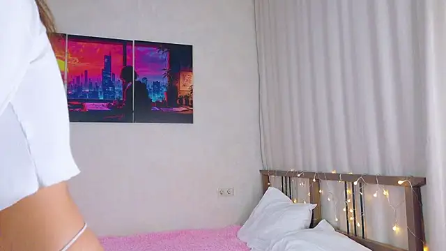 OnlyForYou  online show from 11/18/25, 03:34