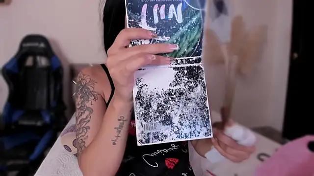 Snapshot of SofiaClarkson chatting on 11/15/25, 11:40 SofiaClarkson online show from 11/15/25, 11:40