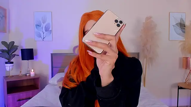 Snapshot of SofiaClarkson chatting on 12/02/25, 12:54 SofiaClarkson online show from 12/02/25, 12:54