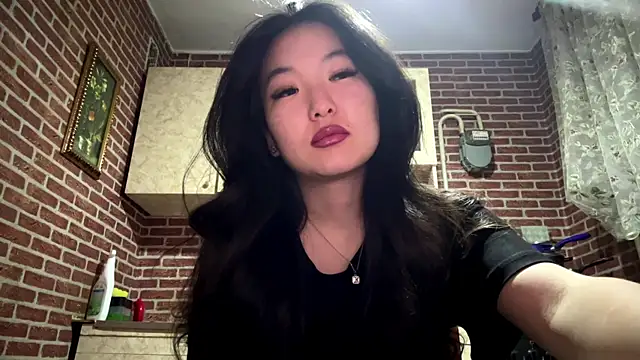 Snapshot of EmmaLeexth chatting on 01/11/26, 02:11 EmmaLeexth online show from 01/11/26, 02:11