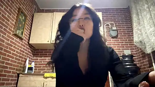 Snapshot of EmmaLeexth chatting on 02/14/26, 02:03 EmmaLeexth online show from 02/14/26, 02:03