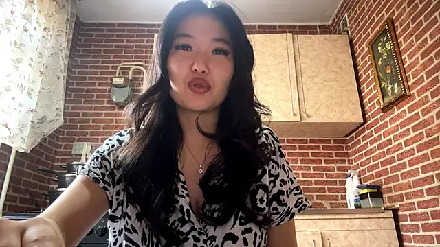 EmmaLeexth online show from 03/13/26, 10:11