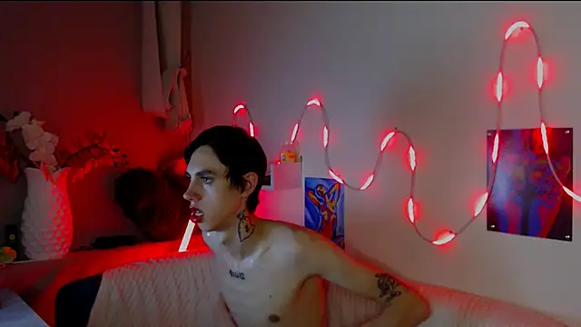 Snapshot of AlexNaughty14 chatting on 10/17/25, 09:12 AlexNaughty14 online show from 10/17/25, 09:12