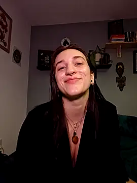 Snapshot of laradoom chatting on 09/20/25, 02:51 laradoom online show from 09/20/25, 02:51