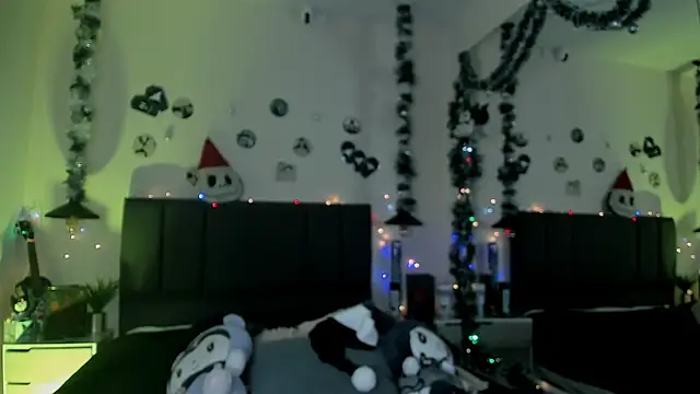 SabrinaV  online show from 11/27/25, 11:23