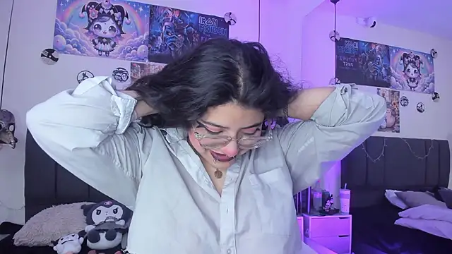 SabrinaV  online show from 03/24/26, 11:48