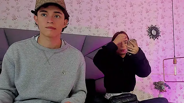 meganandtylerr19 online show from 11/10/25, 01:32