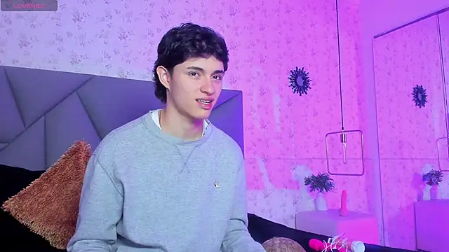 meganandtylerr19 online show from 11/27/25, 11:56