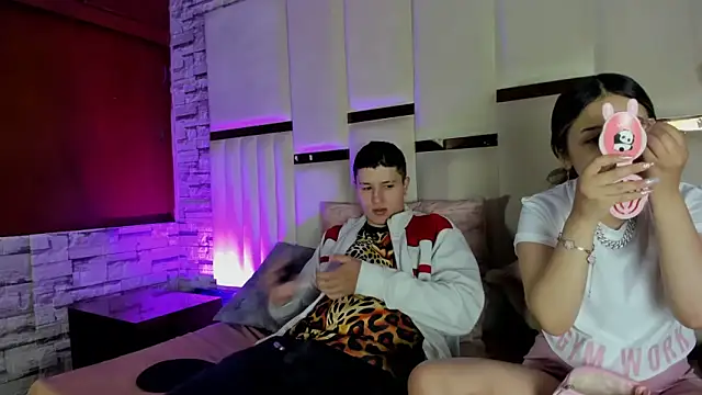 ANLLELOAndANGELA online show from 04/26/26, 04:48