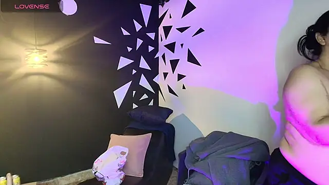 Snapshot of AgataThompson_ chatting on 10/17/25, 07:27 AgataThompson online show from 10/17/25, 07:27