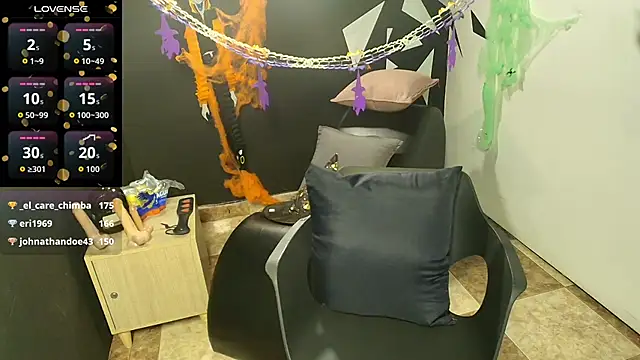 Snapshot of AgataThompson_ chatting on 10/28/25, 07:45 AgataThompson online show from 10/28/25, 07:45