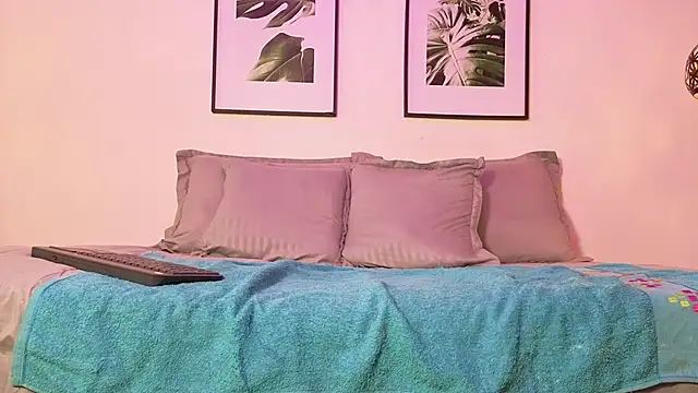 Snapshot of afrodita_aares chatting on 02/18/26, 07:43 afrodita aares online show from 02/18/26, 07:43