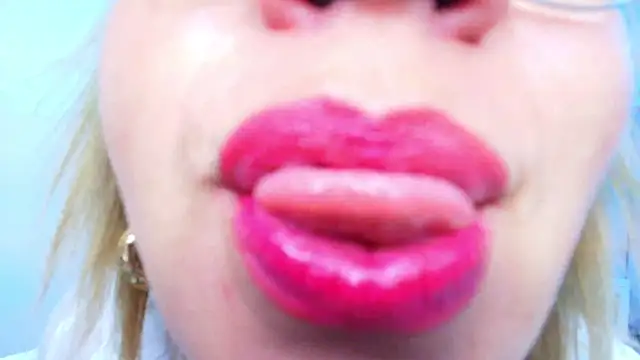 Snapshot of MaylinRosse_ chatting on 09/30/25, 07:19 MaylinRosse online show from 09/30/25, 07:19