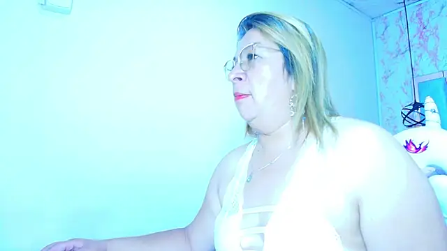 Snapshot of MaylinRosse_ chatting on 10/23/25, 07:12 MaylinRosse online show from 10/23/25, 07:12