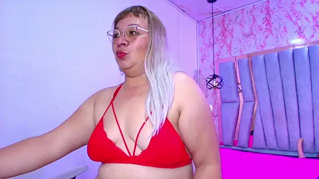 Snapshot of MaylinRosse_ chatting on 10/29/25, 07:15 MaylinRosse online show from 10/29/25, 07:15