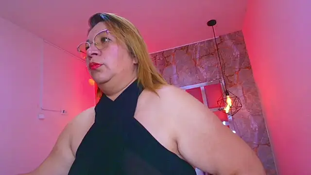 Snapshot of MaylinRosse_ chatting on 12/02/25, 06:58 MaylinRosse online show from 12/02/25, 06:58