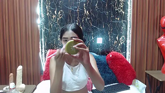 MadelinPaterson online show from 10/08/25, 07:22